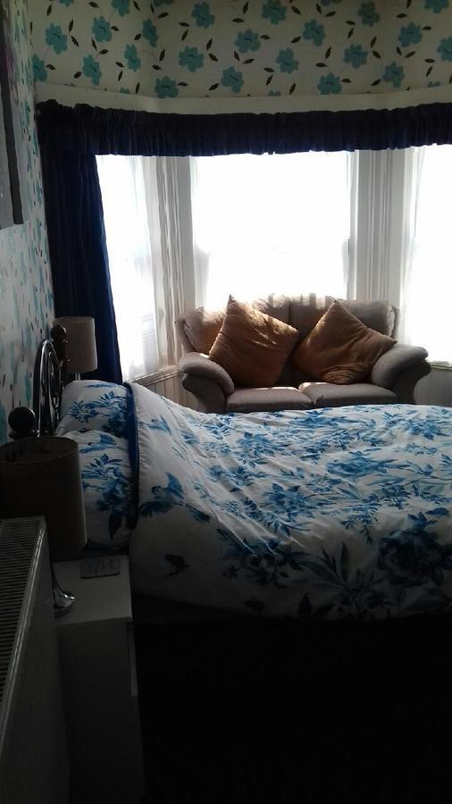 Amber Lodge Guest House Great Yarmouth Exteriör bild