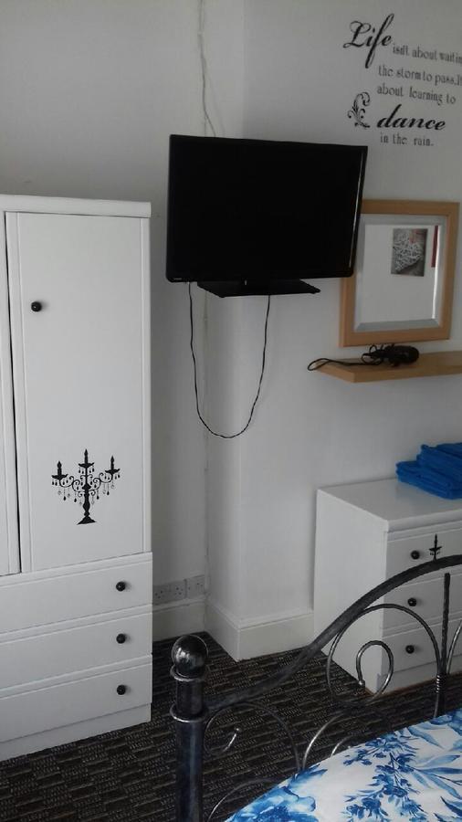 Amber Lodge Guest House Great Yarmouth Exteriör bild
